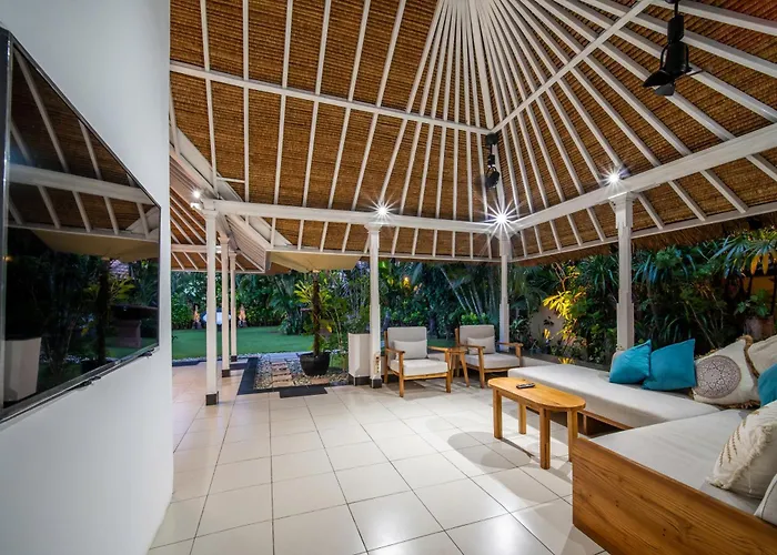 Nyumpene In Villa Legian (Bali)